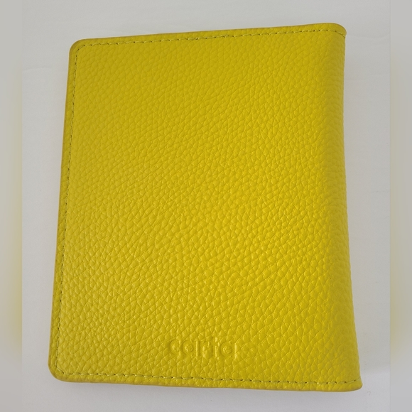 carta Passport Holder w/ Pen Loop - Picture 4 of 4